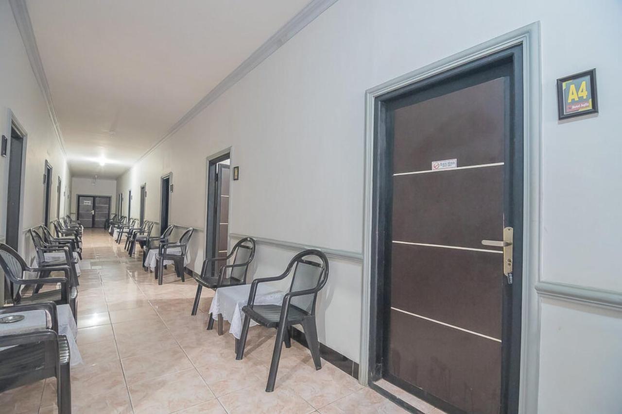 Reddoorz Syariah Near Taman Rozeline Penajam
