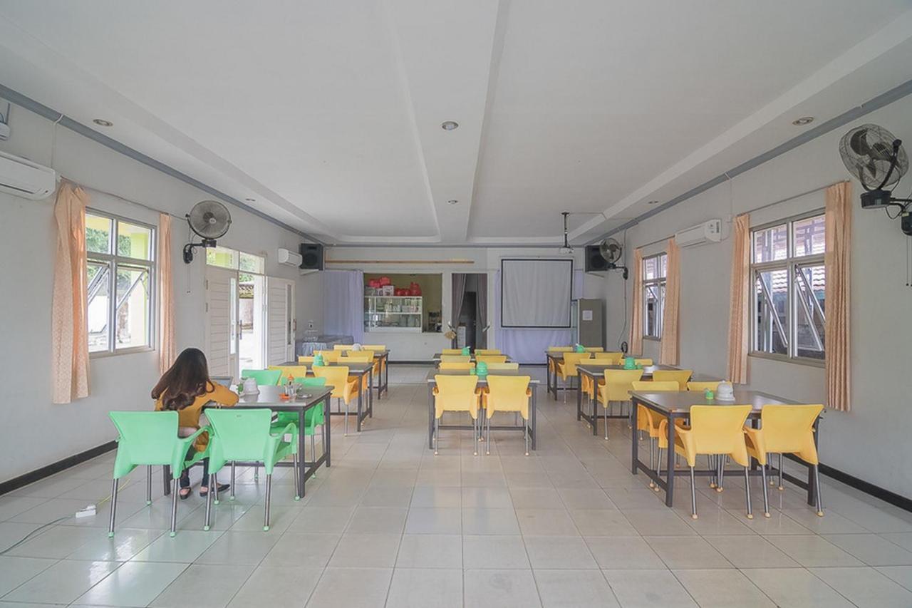 Reddoorz Syariah Near Taman Rozeline Penajam Wisma tamu Balikpapan (Borneo)